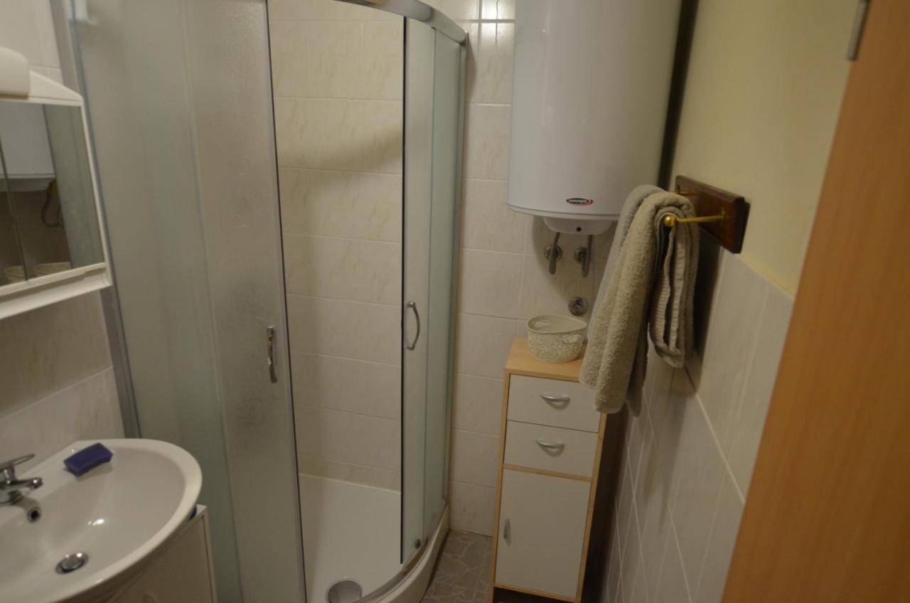 Studio Apartment La Maison De Catherine โรวีน ภายนอก รูปภาพ