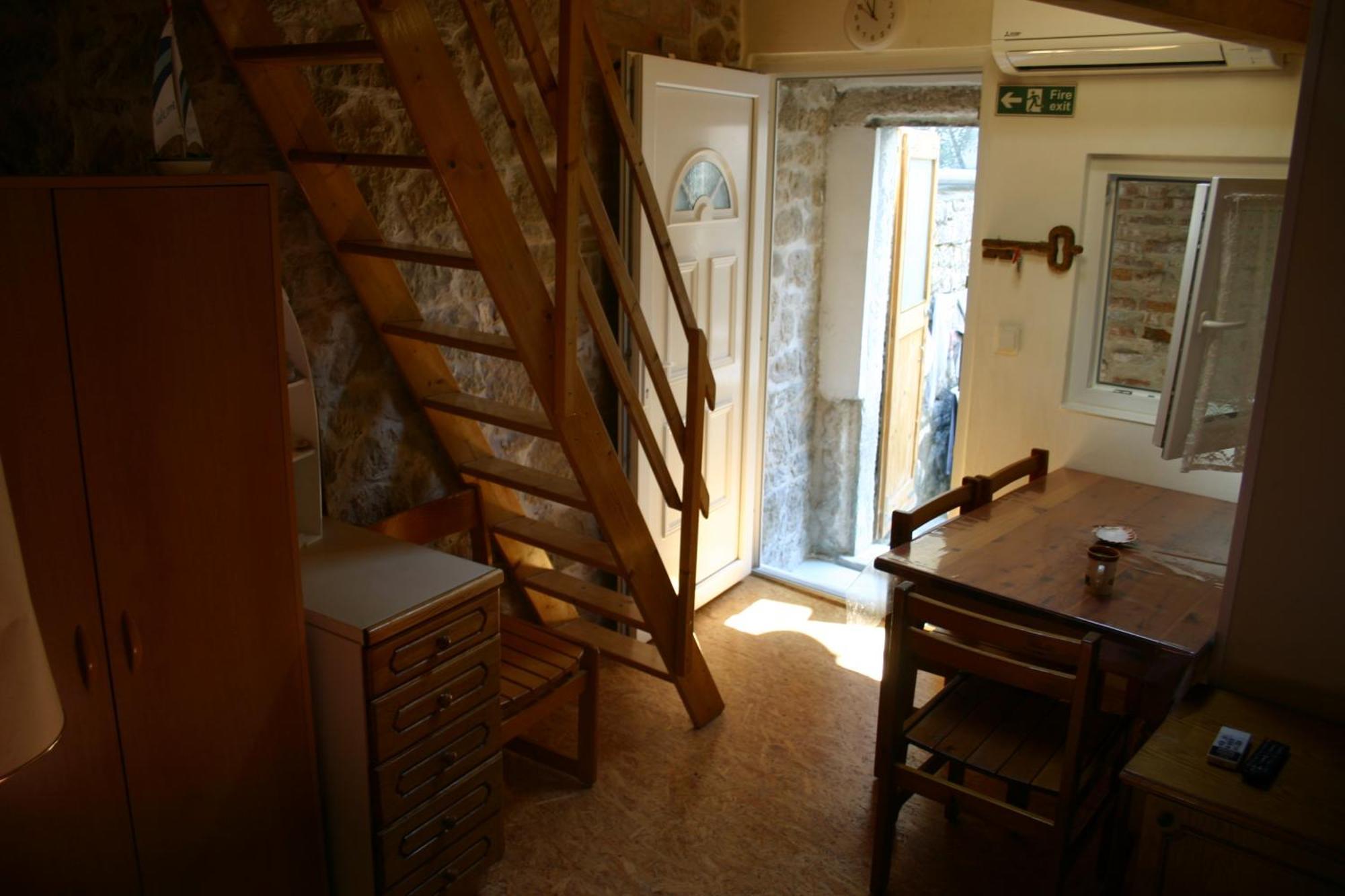 Studio Apartment La Maison De Catherine โรวีน ภายนอก รูปภาพ