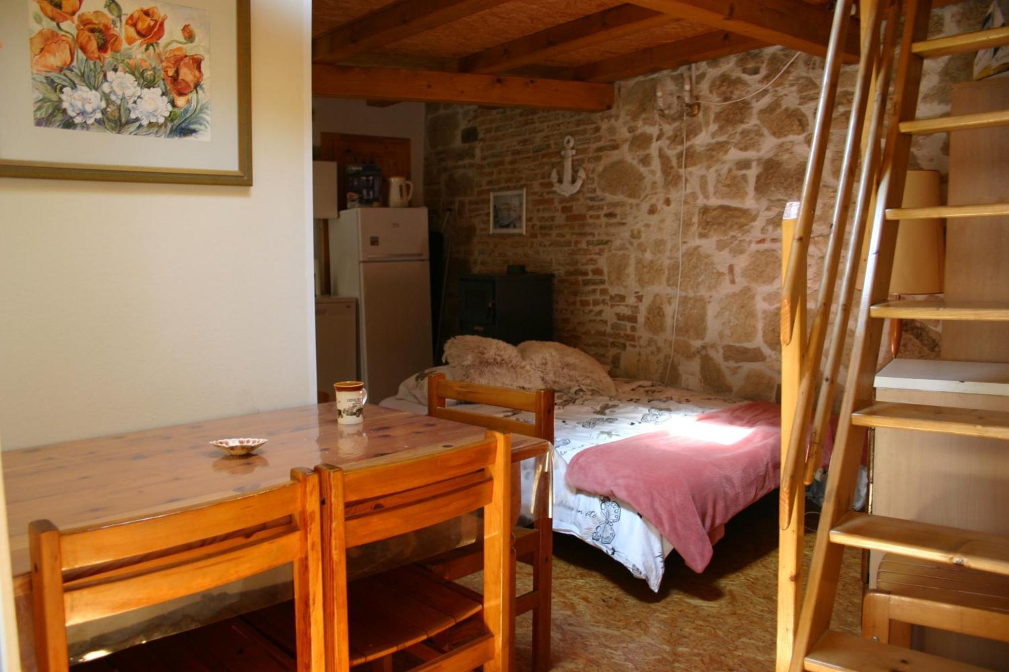 Studio Apartment La Maison De Catherine โรวีน ภายนอก รูปภาพ